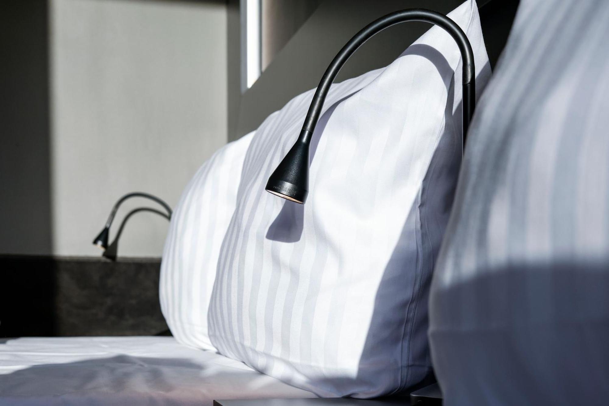 Sleephotels Cosmos Hamburg Bagian luar foto